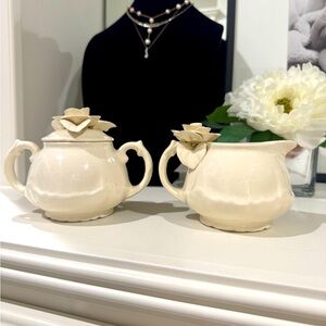 Paper Windows USA Pottery Tea creamer and sugar White Applied rose flowers RARE